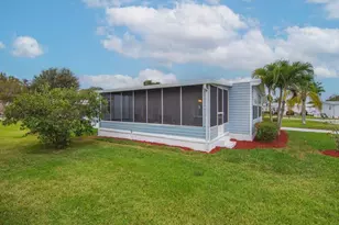 395 NE Jade Cir, Jensen Beach, FL 34957 - Photo 4