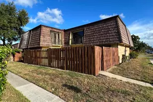 731 Springdale Cir, Palm Springs, FL 33461 - Photo 2