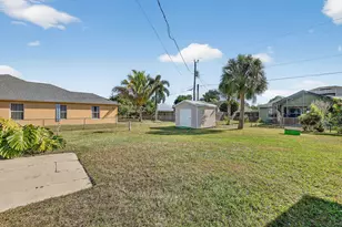 184 SW Uneeda Pl, Port Saint Lucie, FL 34953 - Photo 38