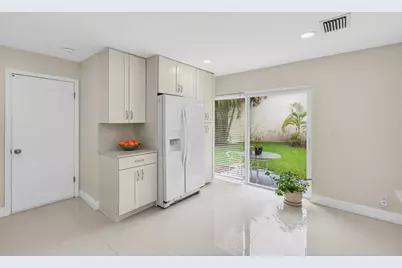 5735 Lakeview Mews Circle, Boynton Beach, FL 33437 - Photo 16