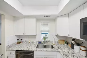 1506 SE Royal Green Cir, Port Saint Lucie, FL 34952 - Photo 4