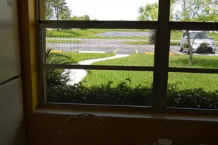 166 Lake Meryl Dr, West Palm Beach, FL 33411 - Photo 10