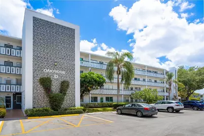 3024 Oakridge D #3024, Deerfield Beach, FL 33442 - Photo 2