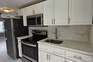 933 W 7th St, Riviera Beach, FL 33404 - Photo 6