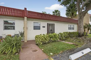 419 Lake Dora Dr, West Palm Beach, FL 33411 - Photo 4