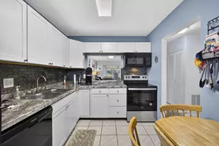 419 Lake Dora Dr, West Palm Beach, FL 33411 - Photo 10