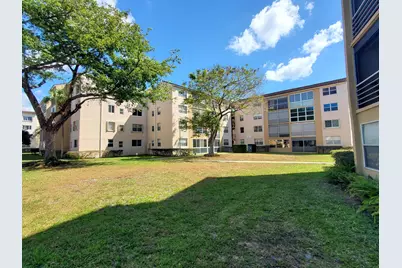 2811 Somerset Drive #404, Lauderdale Lakes, FL 33311 - Photo 2