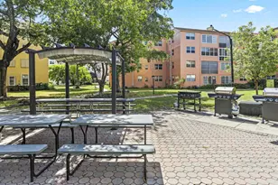 2811 Somerset Dr, Fort Lauderdale, FL 33311 - Photo 24