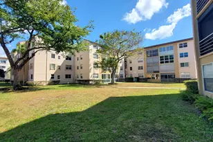 2811 Somerset Dr, Lauderdale Lakes, FL 33311 - Photo 2