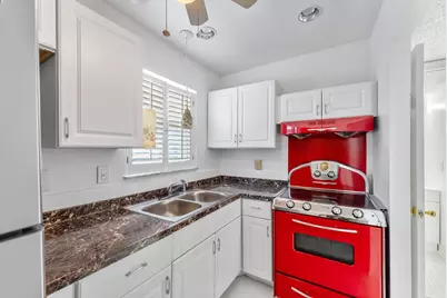 117 Lake Dora Drive, West Palm Beach, FL 33411 - Photo 8