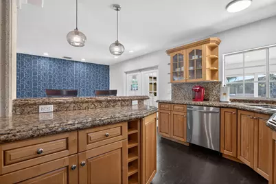 736 NE 34th Court, Oakland Park, FL 33334 - Photo 14