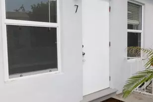 15 S Palmway, Lake Worth, FL 33460 - Photo 2