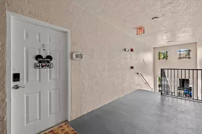 2804 Sarento Place #303, Palm Beach Gardens, FL 33410 - Photo 2