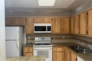 2103 Waterview Cir, Palm Springs, FL 33461 - Photo 2