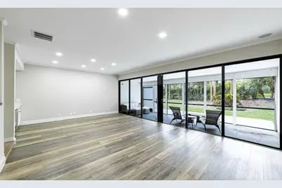 2517 Presidential Way #B, West Palm Beach, FL 33401 - Photo 2