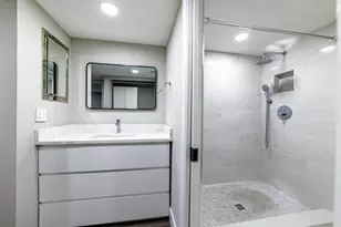 2517 Presidential Way, West Palm Beach, FL 33401 - Photo 18