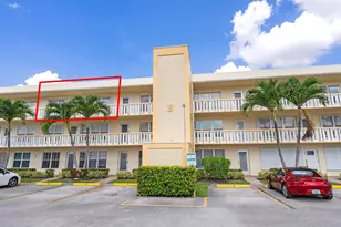 306 Wellington E, West Palm Beach, FL 33417 - Photo 2