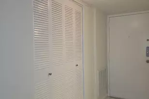 470 Executive Center Dr, West Palm Beach, FL 33401 - Photo 2