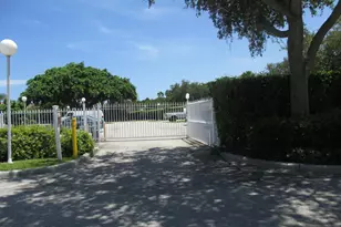 470 Executive Center Dr, West Palm Beach, FL 33401 - Photo 40