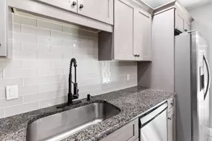 2302 SE Round Table Dr, Port Saint Lucie, FL 34952 - Photo 2