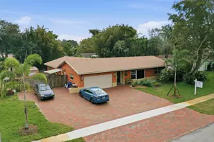 940 SW 69th Ave, Plantation, FL 33317 - Photo 1