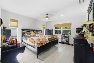 940 SW 69th Ave, Plantation, FL 33317 - Photo 12