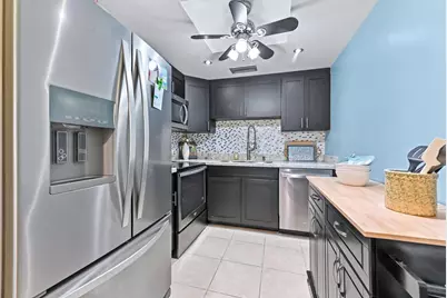 196 Grantham F #196, Deerfield Beach, FL 33442 - Photo 4