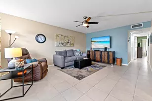 196 Grantham F, Deerfield Beach, FL 33442 - Photo 8