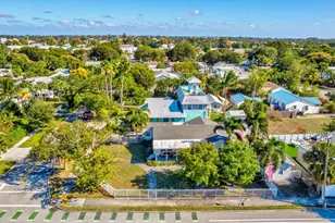 736 Rockland Dr, West Palm Beach, FL 33405 - Photo 54