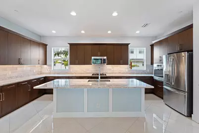 7085 Edison Place, Palm Beach Gardens, FL 33418 - Photo 2