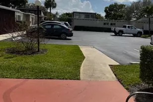 2601 Boundbrook Blvd, Palm Springs, FL 33406 - Photo 16