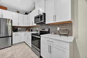 188 SW Pomeroy St, Stuart, FL 34997 - Photo 6