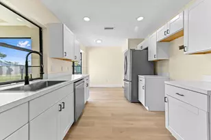 571 SE Anchor Ln, Port Saint Lucie, FL 34983 - Photo 6