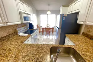 4698 Lucerne Lakes Blvd E, Lake Worth, FL 33467 - Photo 4