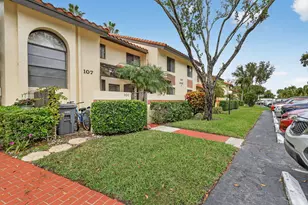 10215 N Circle Lake Dr, Boynton Beach, FL 33437 - Photo 2