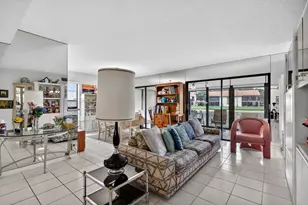 10215 N Circle Lake Dr, Boynton Beach, FL 33437 - Photo 12