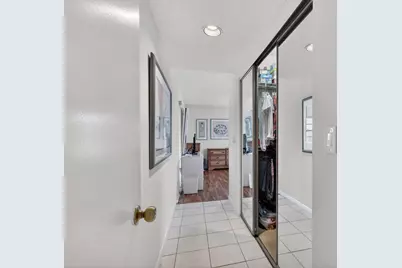 10215 N Circle Lake Drive #101, Boynton Beach, FL 33437 - Photo 4