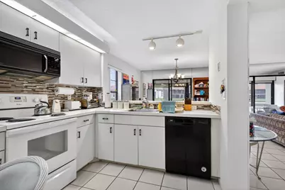 10215 N Circle Lake Drive #101, Boynton Beach, FL 33437 - Photo 8