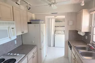 2 Golfs Edge, West Palm Beach, FL 33417 - Photo 2