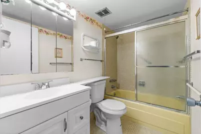 2 Golfs Edge #D, West Palm Beach, FL 33417 - Photo 10