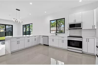 3920 Espan Court, Palm Springs, FL 33461 - Photo 16