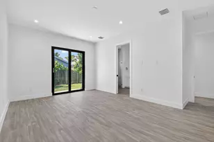 3920 Espan Ct, Palm Springs, FL 33461 - Photo 4