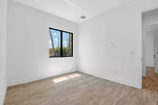 3920 Espan Ct, Palm Springs, FL 33461 - Photo 32