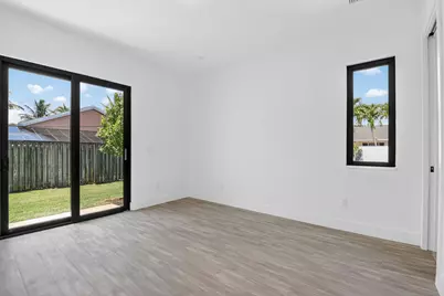 3920 Espan Court, Palm Springs, FL 33461 - Photo 38
