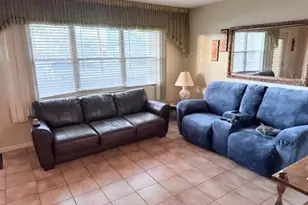1027 Berkshire B, Deerfield Beach, FL 33442 - Photo 2