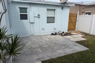 620 W Bloxham St, Lantana, FL 33462 - Photo 20