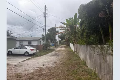 620 W Bloxham Street, Lantana, FL 33462 - Photo 26