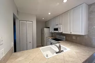 3402 Gardens E Dr, Palm Beach Gardens, FL 33410 - Photo 6