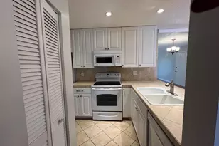 3402 Gardens E Dr, Palm Beach Gardens, FL 33410 - Photo 4