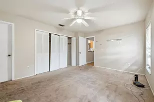 7605 N Sanibel Cir, Tampa, FL 33637 - Photo 18